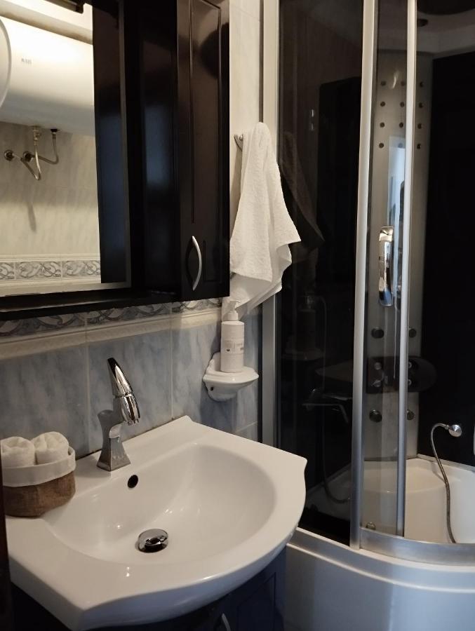 Bea City Center Apartment Тирана Экстерьер фото